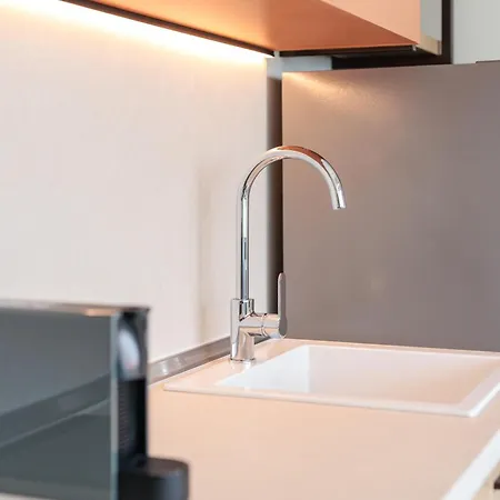 9 Doors Apartahotel 4*