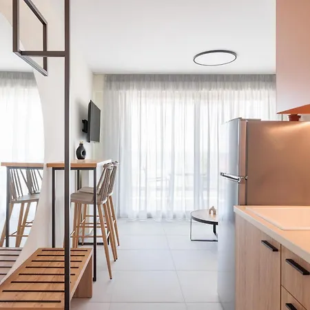 9 Doors Apartahotel 4*