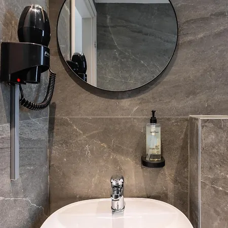 9 Doors Апарт-отель Переа