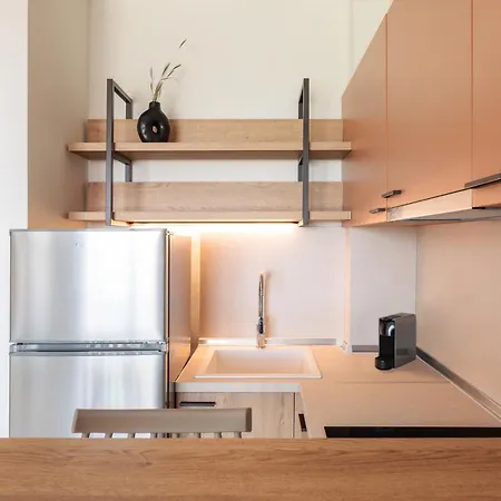 9 Doors Apart Otel Peraía