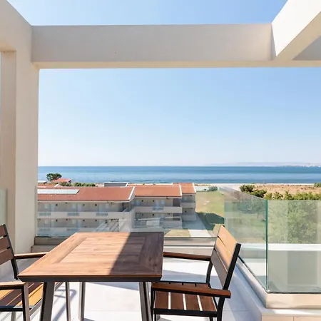 9 Doors Apart Otel Peraía