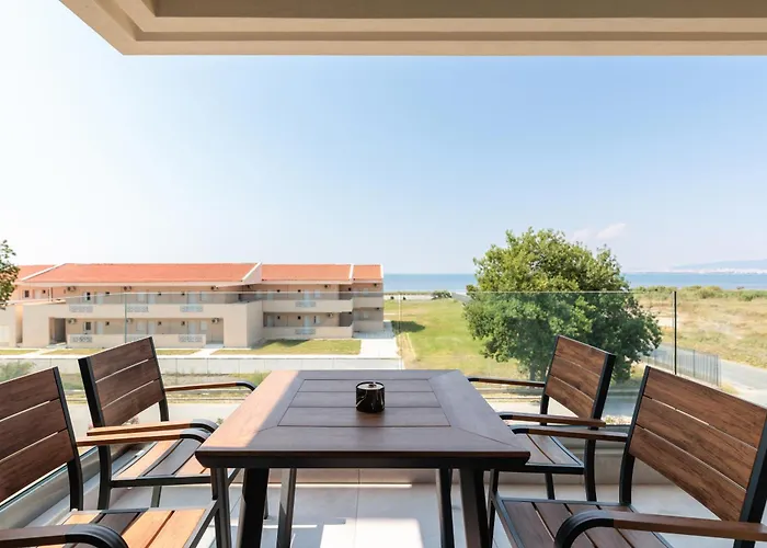 アパートホテル 9 Doors Peraía