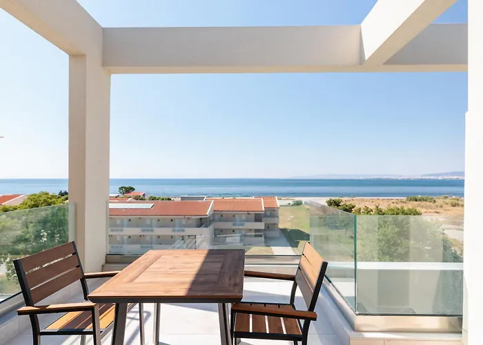 9 Doors アパートホテル Peraía